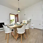 Coastal Retreat In דירה Kruševo