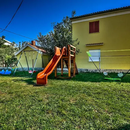 Lovely In Kru Evo With Barbecue Apartman