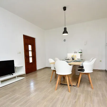 Lovely In Kru Evo With Barbecue Apartman *
