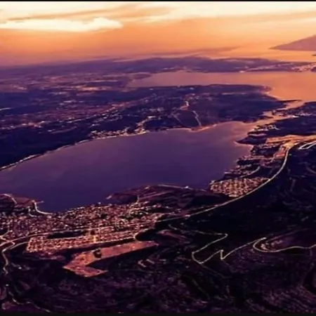 דירה Coastal Retreat In