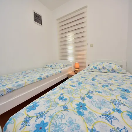 Coastal Retreat In Appartamento Kruševo