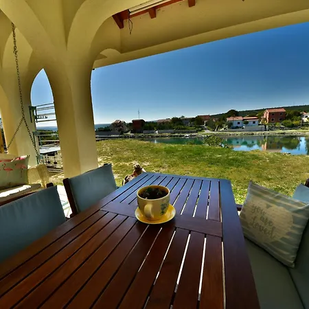 Coastal Retreat In