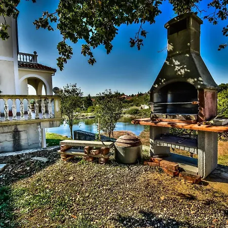 Daire Lovely In Kru Evo With Barbecue